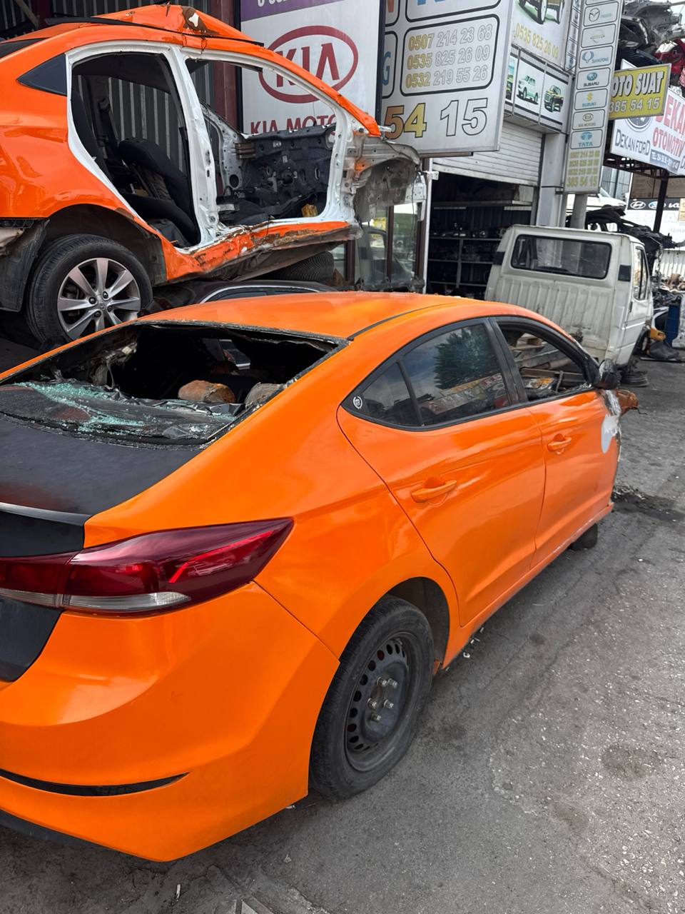 Hyundai elentra çıkma sağ arka kapı taksi Hyundai elentra çıkma sağ arka kapı taksi
