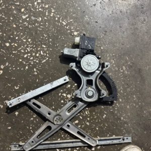 2011/2014 HYUNDAİ İ20 SOL ÖN CAM KRİKOSU