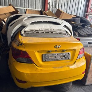 Hyundai accent blue çıkma taksi arka stop