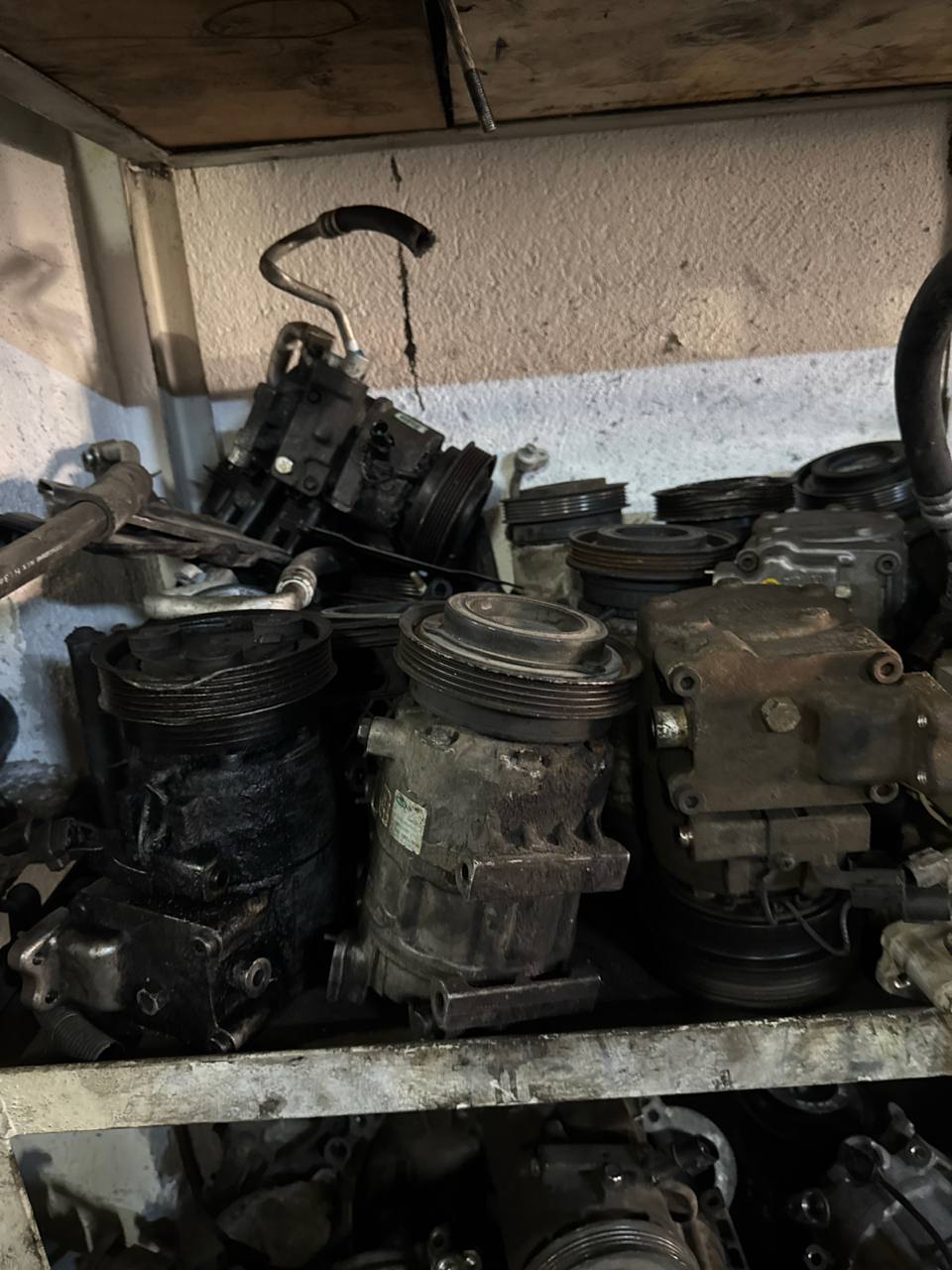 Hyundai i20 çıkma klima kompresörü Hyundai i20 çıkma klima kompresörü