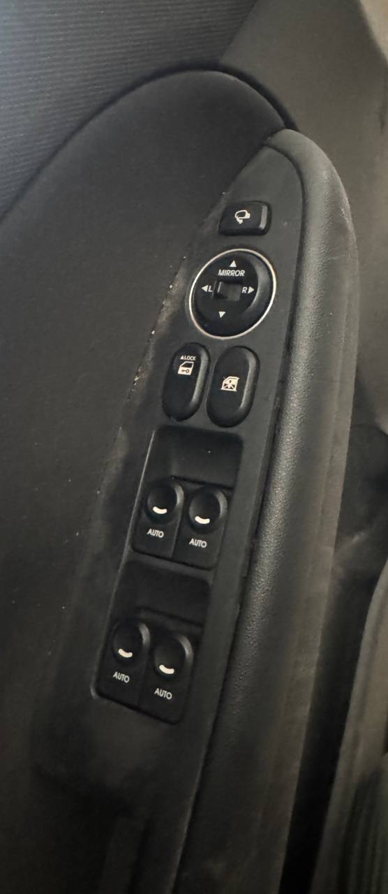 HYUNDAİ İ30 DÖRTLÜ CAM DÜĞMESİ (2008-2011) HYUNDAİ İ30 DÖRTLÜ CAM DÜĞMESİ (2008-2011)