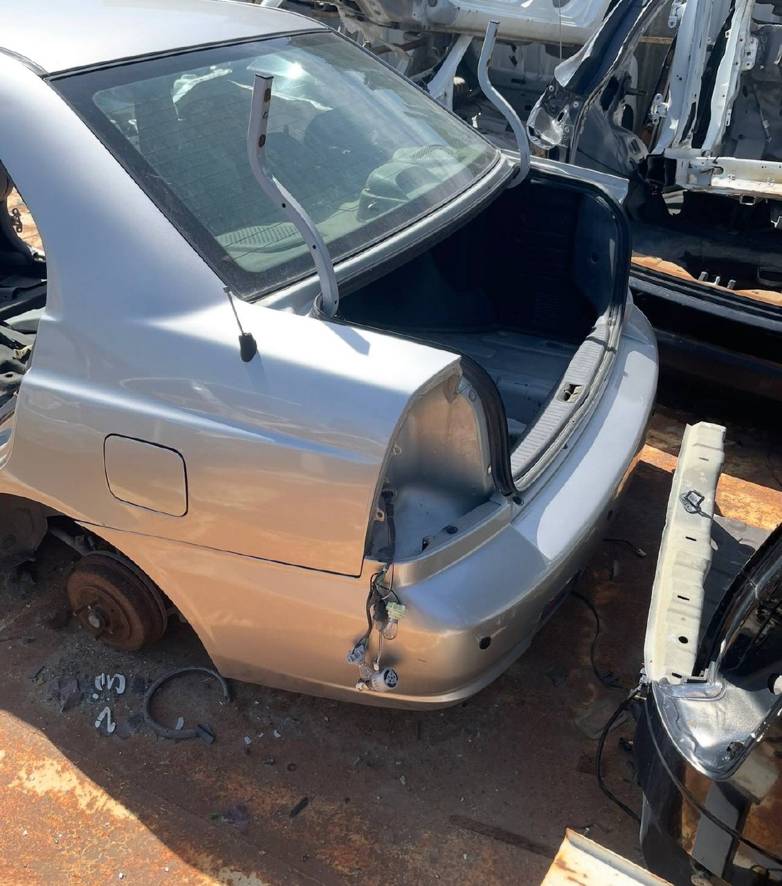 Hyundai admira arka tampon sol çamurluk