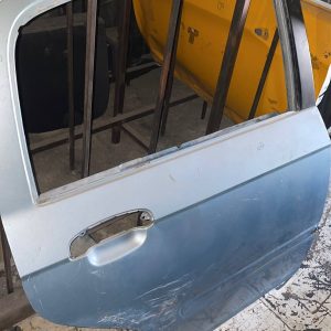 Hyundai getz sağ arka ufak hasarlı kapı