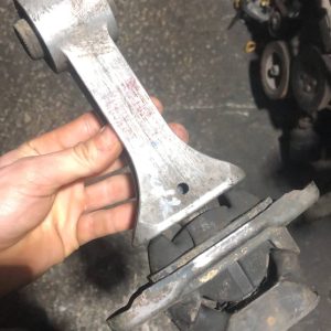 Hyundai i20 şanzıman gergi kulağı